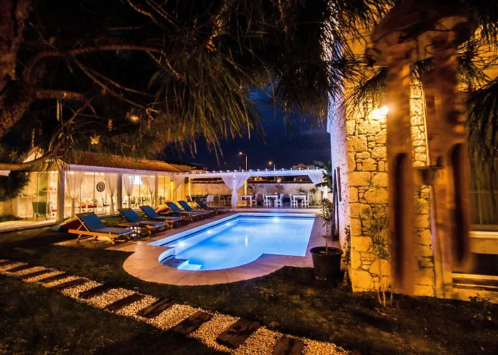 阿拉卡提桑达尔酒店 - 仅限成人 2*