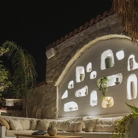 מלון Sandal - Adult Only 2*