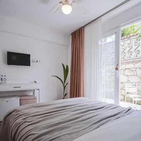 Sandal - Adult Only Hotel 2*