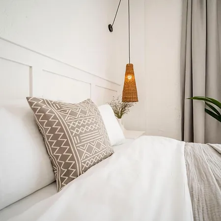 Sandal - Adult Only 알라카티