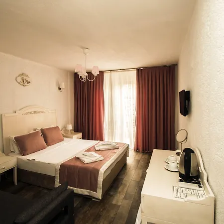 Sandal - Adult Only מלון 2*